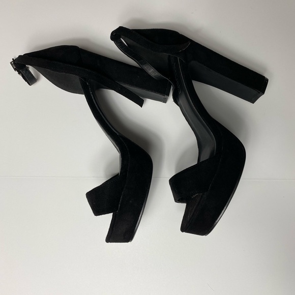 Black heels size 9 - Picture 5 of 7